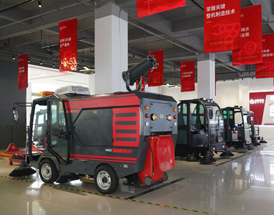 揚子S10電動掃地車助力蒙牛圣牧高科，打造綠色高效清潔新標桿
